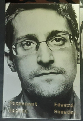Permanent Record - Edward Snowden - 340 sivua