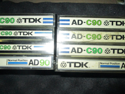 kahdeksan TDK AD C-90 c-kasettia