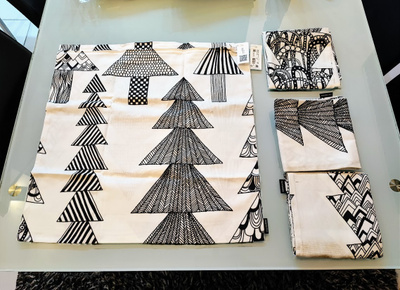 Kuusikossa tyynynpäällinen (Marimekko)