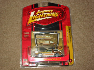 Johnny Lightning 1/64 AMC Pacer