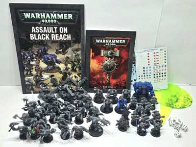 WH40K - Assault on Black Reach figuurit ja kirjat