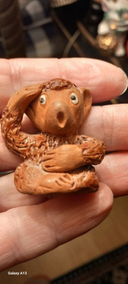 Miniatyyri. Keramiikka Apina