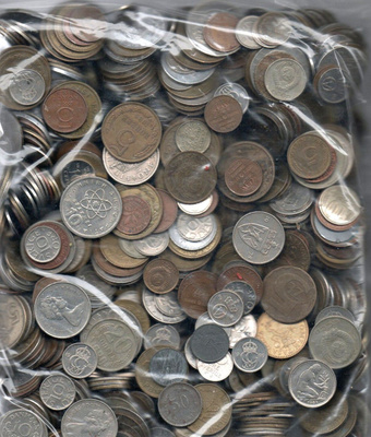 3 kg kolikoita maailmalta