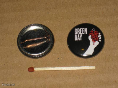 Green Day rintanappi 1" (l4)