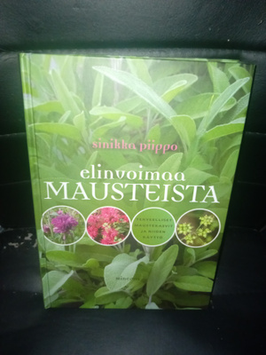 Sinikka Piippo  :  Elinvoimaa mausteista ( SIS POSTIKULU  )