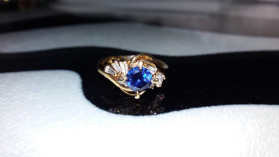 Vintage Upea  sormus sinisillä kivillä 18k GP