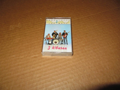 KASETTI:Eero Ja Jussi & The Boys: 3 Kitaraa v.1991 GREAT!