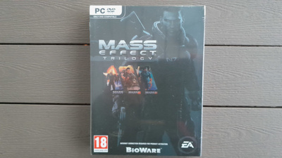 PC DVD: Mass Effect Trilogy peli (2012) UUSI