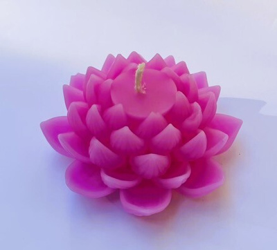 Mehiläisvahakynttilä Lootus -pinkki- 4 cm x 9 cm
