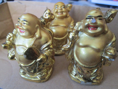 kolme Buddha-figuuria