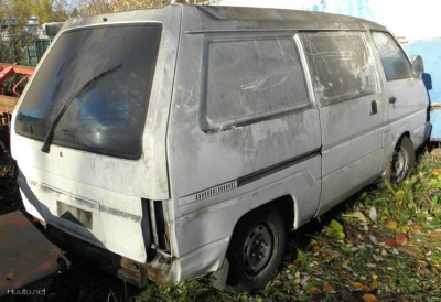 Nissan Vanettte vm.88 osina