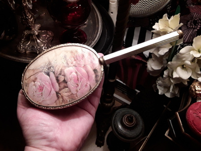 Vintage aukikampaus harja