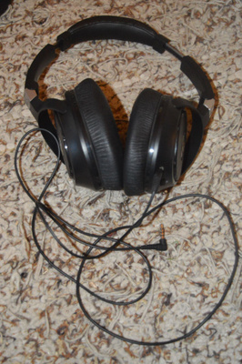 Audio-Technica vastamelukuulokkeet mikrofonilla