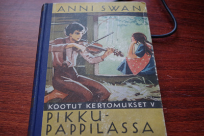 Anni Swan: Pikkupappilassa (1950)