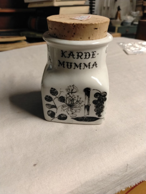 esteri tomula maustepurkki kardemumma