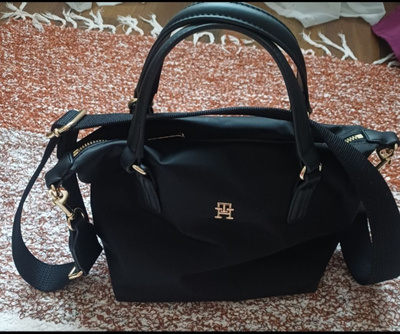 Tommy Hilfiger POPPY SMAIL TOTE-Olkalaukku musta
