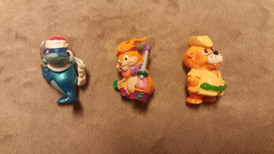 Yksi Kinder Figuuri (usea kuva)