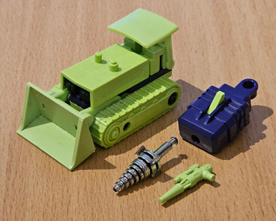 Transformers G1 Bonecrusher (Constructicons) 1985 IGA-versio
