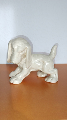 Koiranpentu keramiikka figuuri
