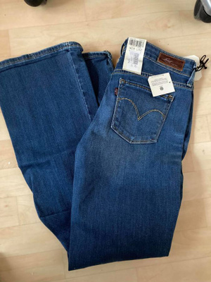 Levis