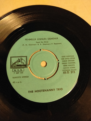 the hootenanny trio pennillä linnun siemeniä / chim chim che