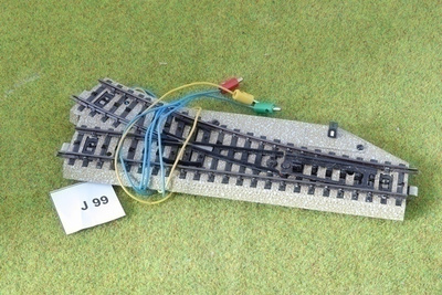 #J99 Märklin sähkövaihde 5202 oikealle