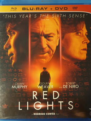 BLU-RAY + DVD RED LIGHTS