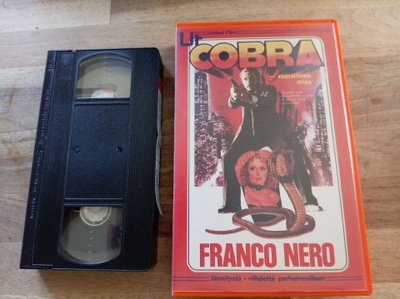 Cobra- vaarallinen mies  Franco Nero