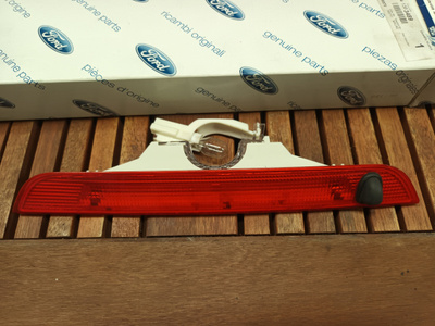 Ford Fiesta mk5 keskijarruvalolyhty 1363489