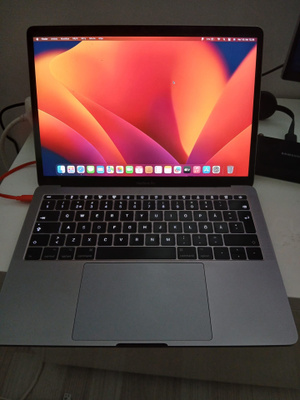 Macbook pro 14.1 8GT 2017