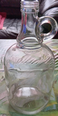 Kirkas lasipullo