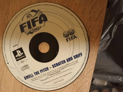 SLES-03140 Sony playstation fifa 2001 PAL L EAE06103234D