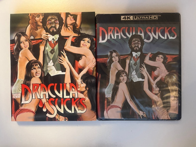 Dracula Sucks (4K Ultra HD + Blu-ray) Vinegar S. Slipcover