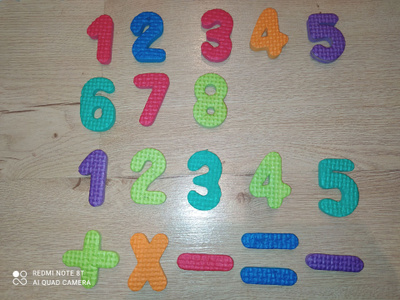 Vaahtomuovi numerot korkeus 5,3cm