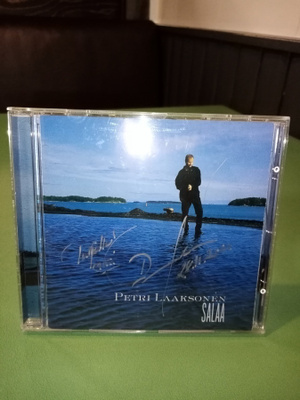 CD :  PETRI LAAKSONEN : SALAA. (SIGNED) SIS POSTIKULU