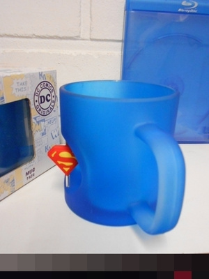SUPERMAN 3D ROTATING LOGO CRYSTAL MUG	(38 032)	pyörivä logo