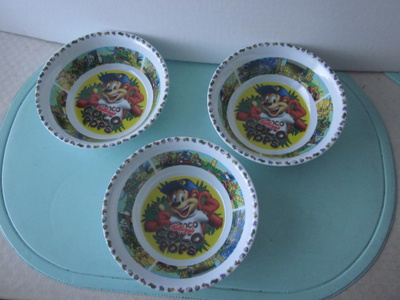 Värikkäät, vintage Kellogg`s  murokulhot, 3 kpl
