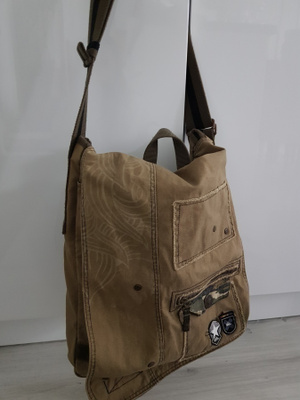 Quiksilver Messenger Bag / Olkalaukku / Laukku