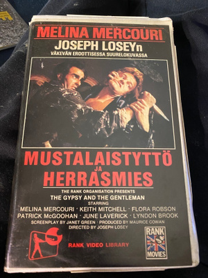 Mustalaistyttö ja herrasmies Losey VHS