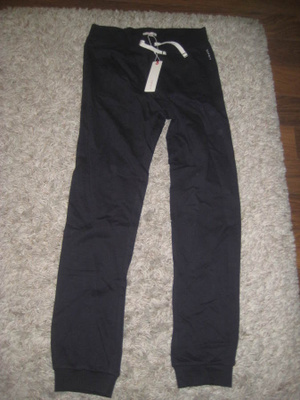 **ESPRIT college housut , uusi 164m **