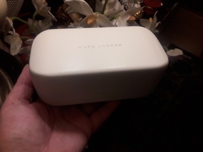 MARC JACOBS AURINKOLASI KOTELO. UUSI