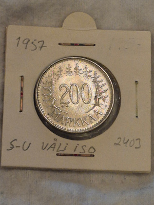 Hopearaha 200 markkaa 1957, Suomi, 8,3 g Ag500
