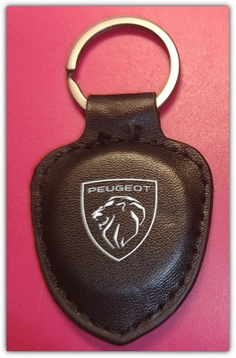 Pieni nahkainen Peugeot avaimenperä #29648