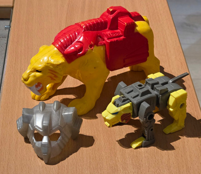 Transformers G1 CATILLA (Pretenders) 1988