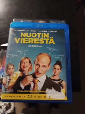 Nuotin vierestä