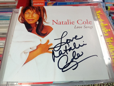CD Natalie Cole  : Love songs ( SIGNED ) SIS POSTIKULU