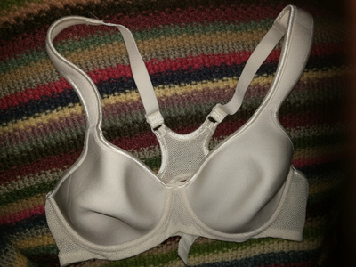 Valkoiset urheilurinta liivit ( Adidas?) B 70