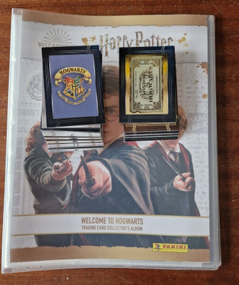 Harri Potter keräilykansio plus keräilykortit