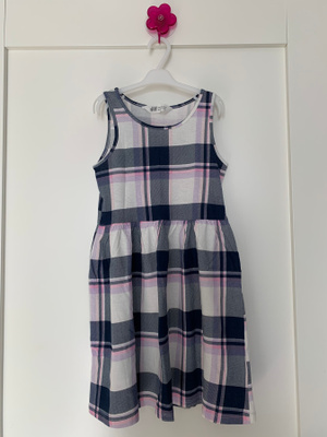 Uusi mekko H&M 128 cm