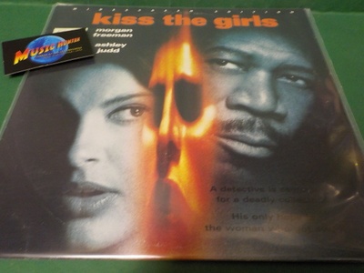 KISS THE GIRLS EX+/EX LASERDISC (W)